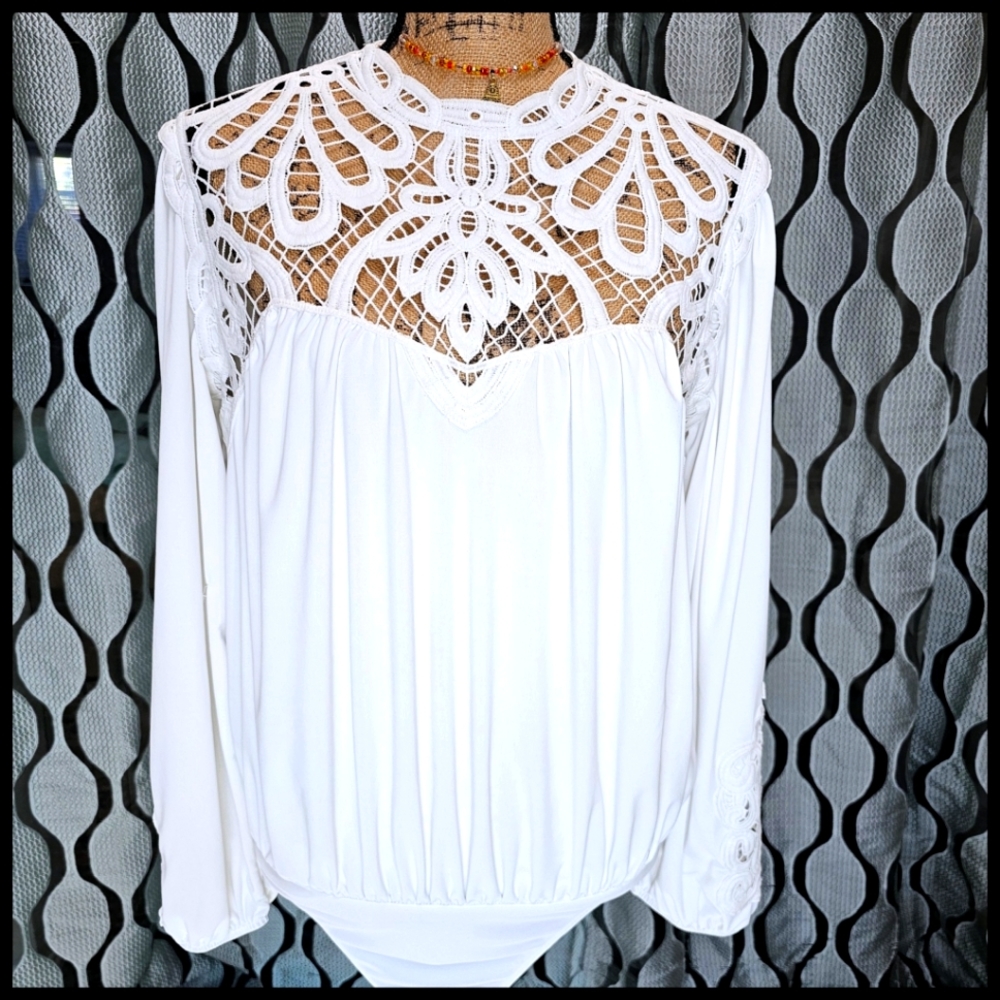 Express Long Sleeve Body Suit w/ Intricate Lace top in White Size L